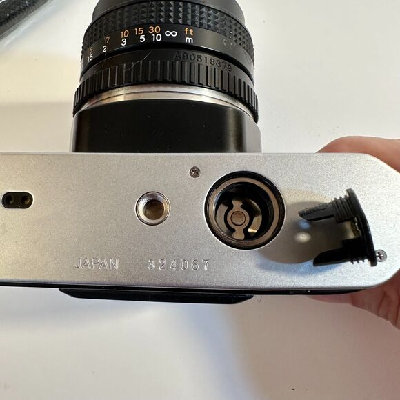 Yashica FX-D Quartz SLR Vintage Film Camera w/extra Lens included Untested - Picture 9 of 10